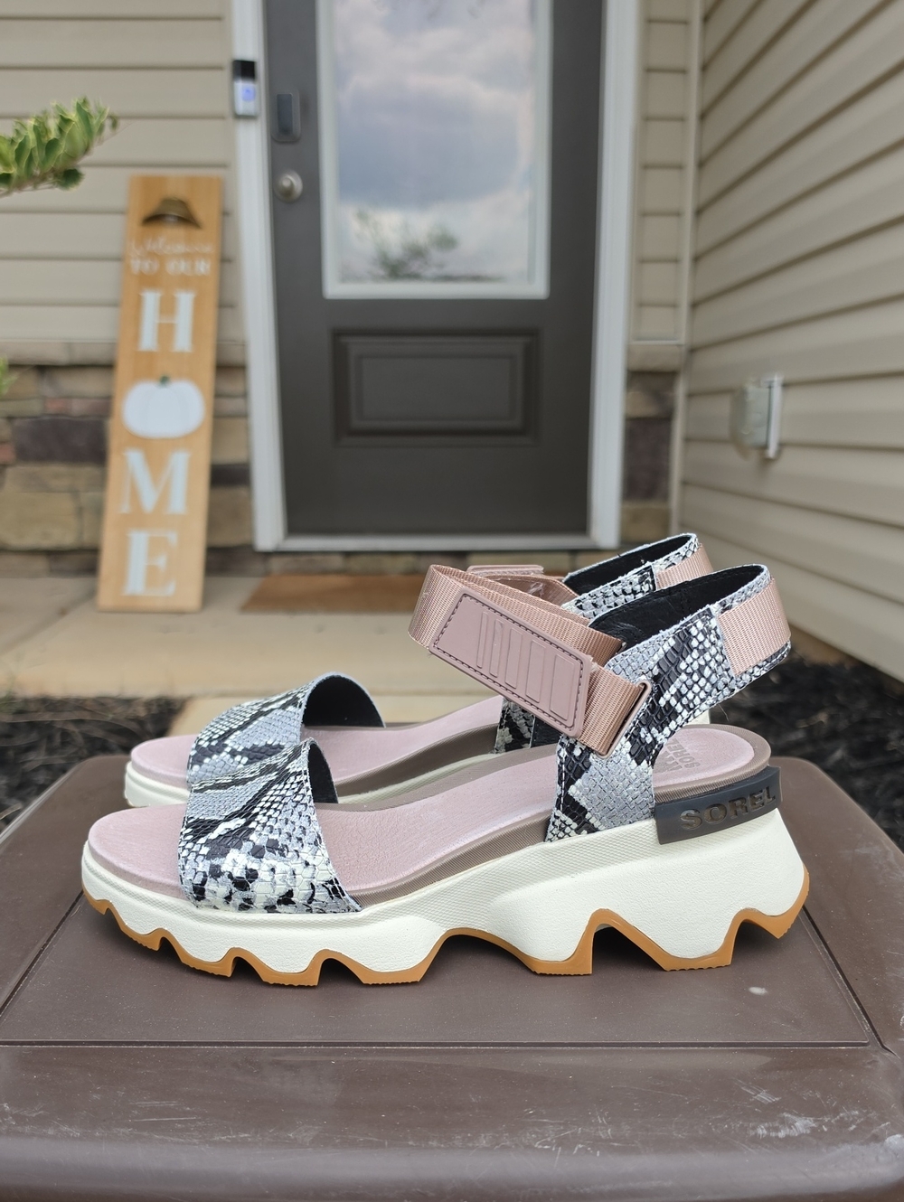 SOREL Women's Size 9 Kinetic Snake-print Sporty Sandals In Mauve Vapor